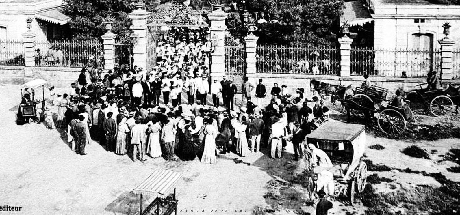 885- Oran - Hopital civil - Un concert2.jpg
